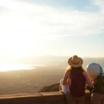 Overbooking al viajar en pareja: consejos y soluciones